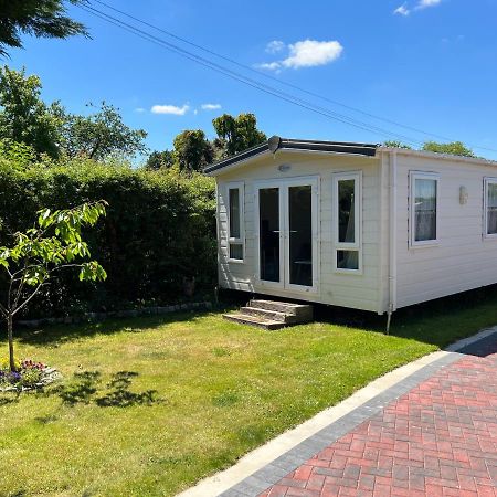 New Forest Hideaway- Self Catering Accommodation Newbridge  Экстерьер фото