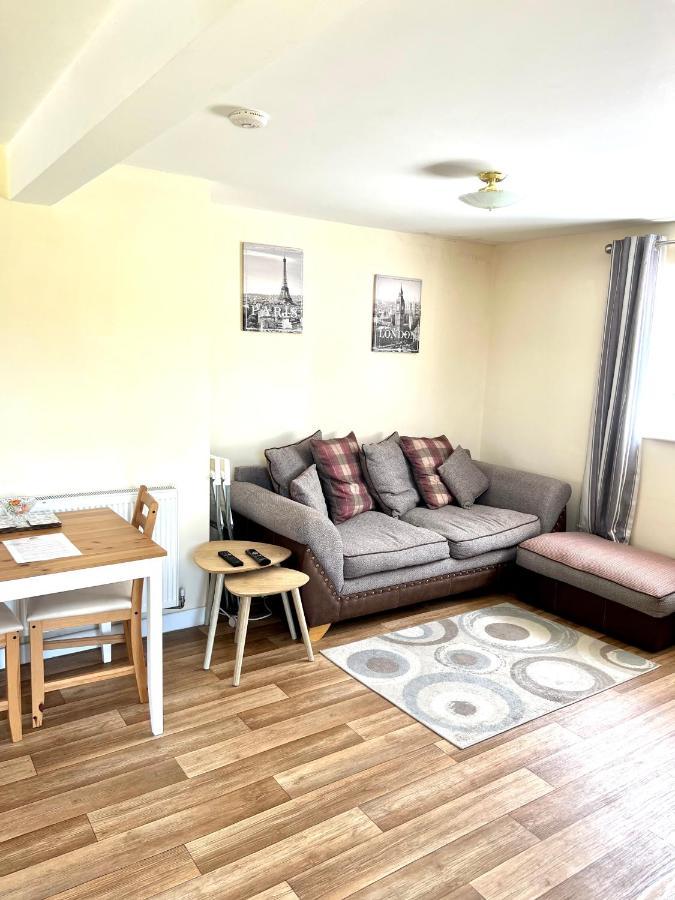 New Forest Hideaway- Self Catering Accommodation Newbridge  Экстерьер фото
